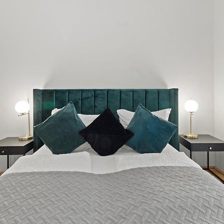 Balcony Apartment I 50 M² I Near City Center فيينا المظهر الخارجي الصورة