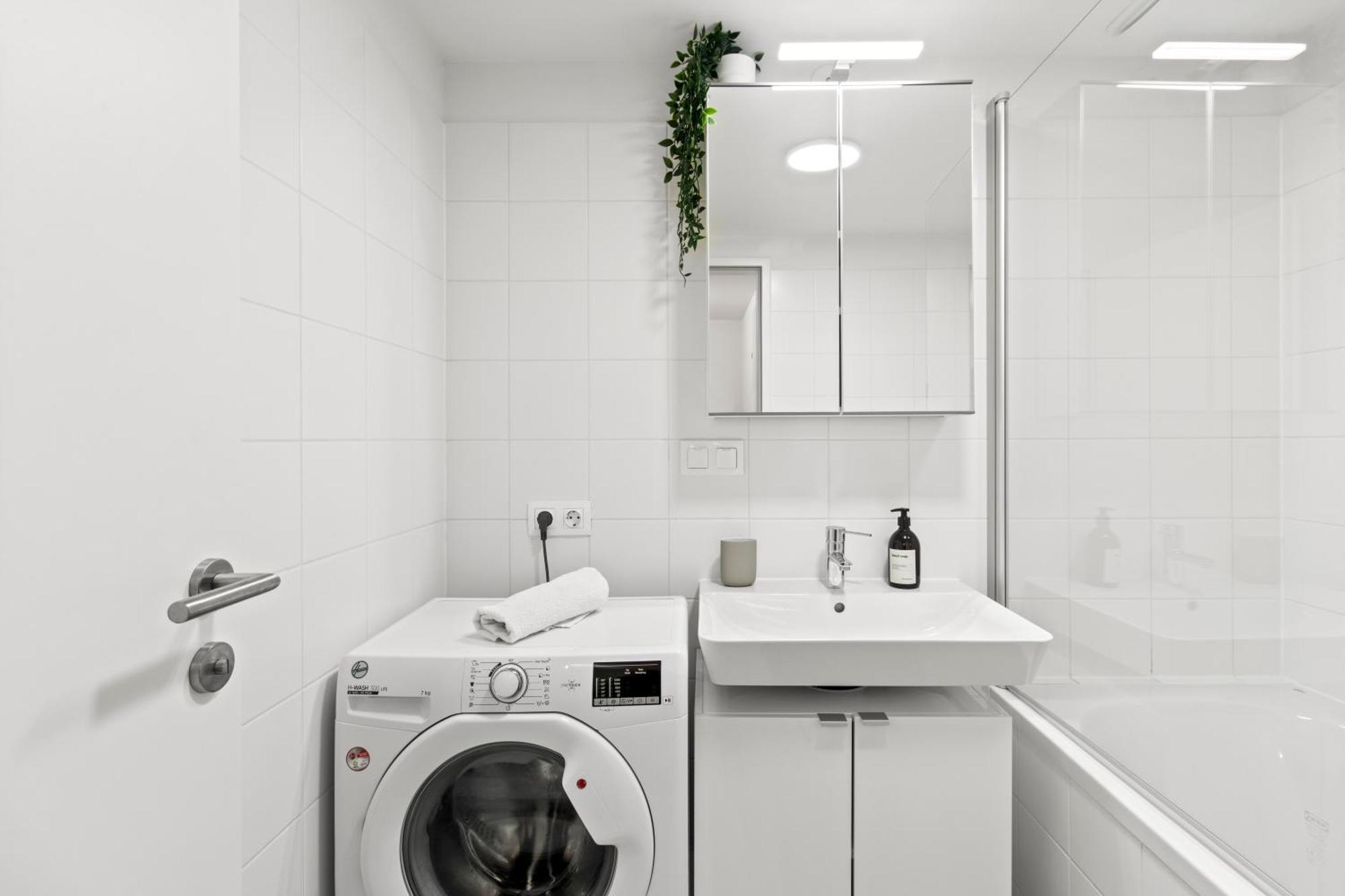 Balcony Apartment I 50 M² I Near City Center فيينا المظهر الخارجي الصورة