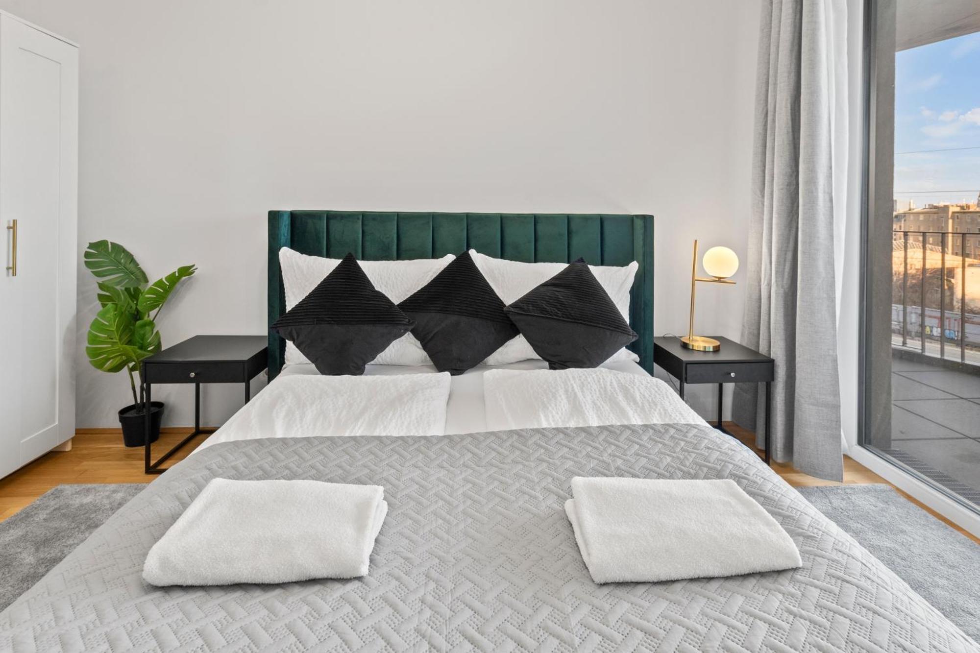 Balcony Apartment I 50 M² I Near City Center فيينا المظهر الخارجي الصورة