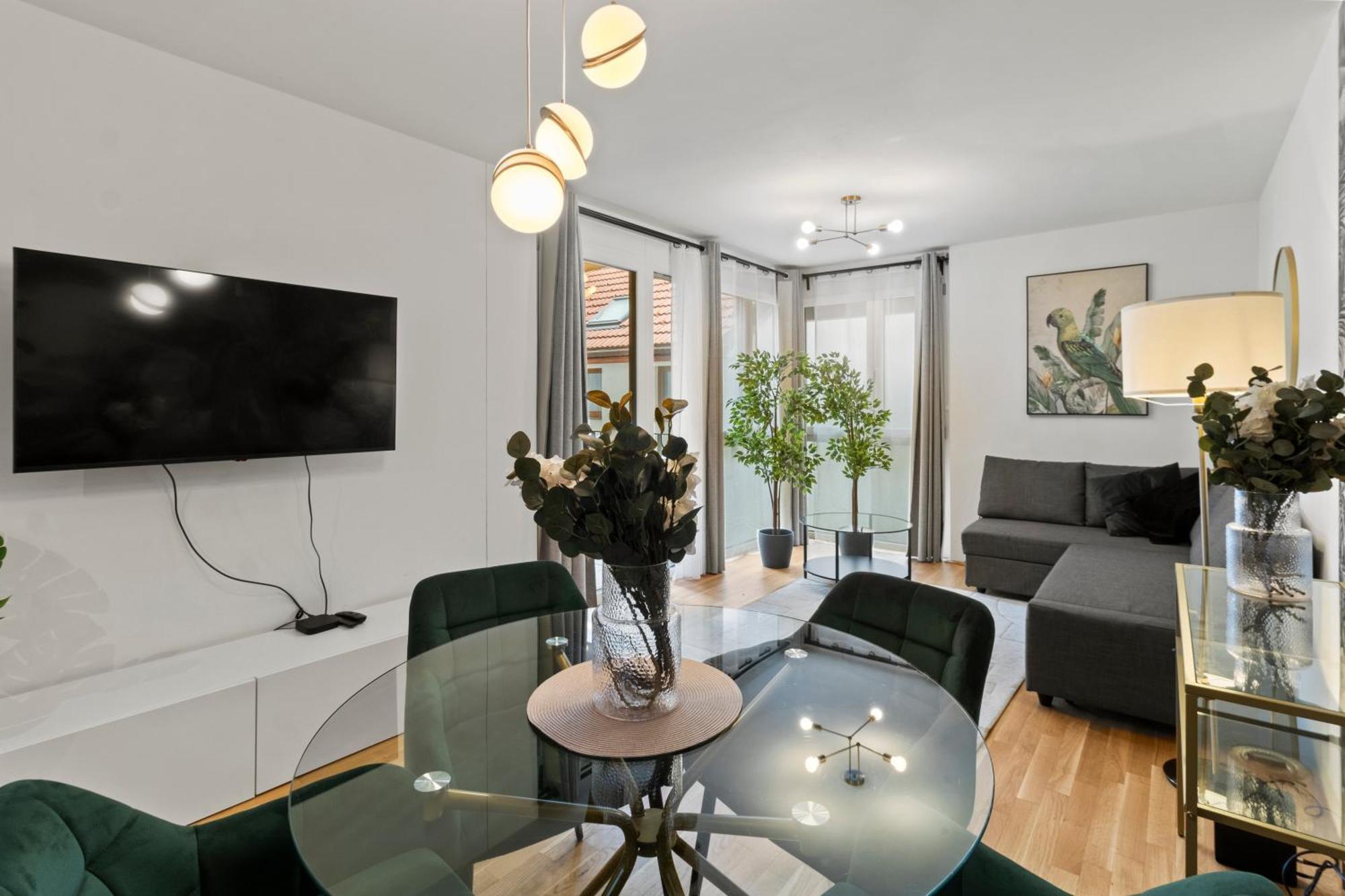 Balcony Apartment I 50 M² I Near City Center فيينا المظهر الخارجي الصورة