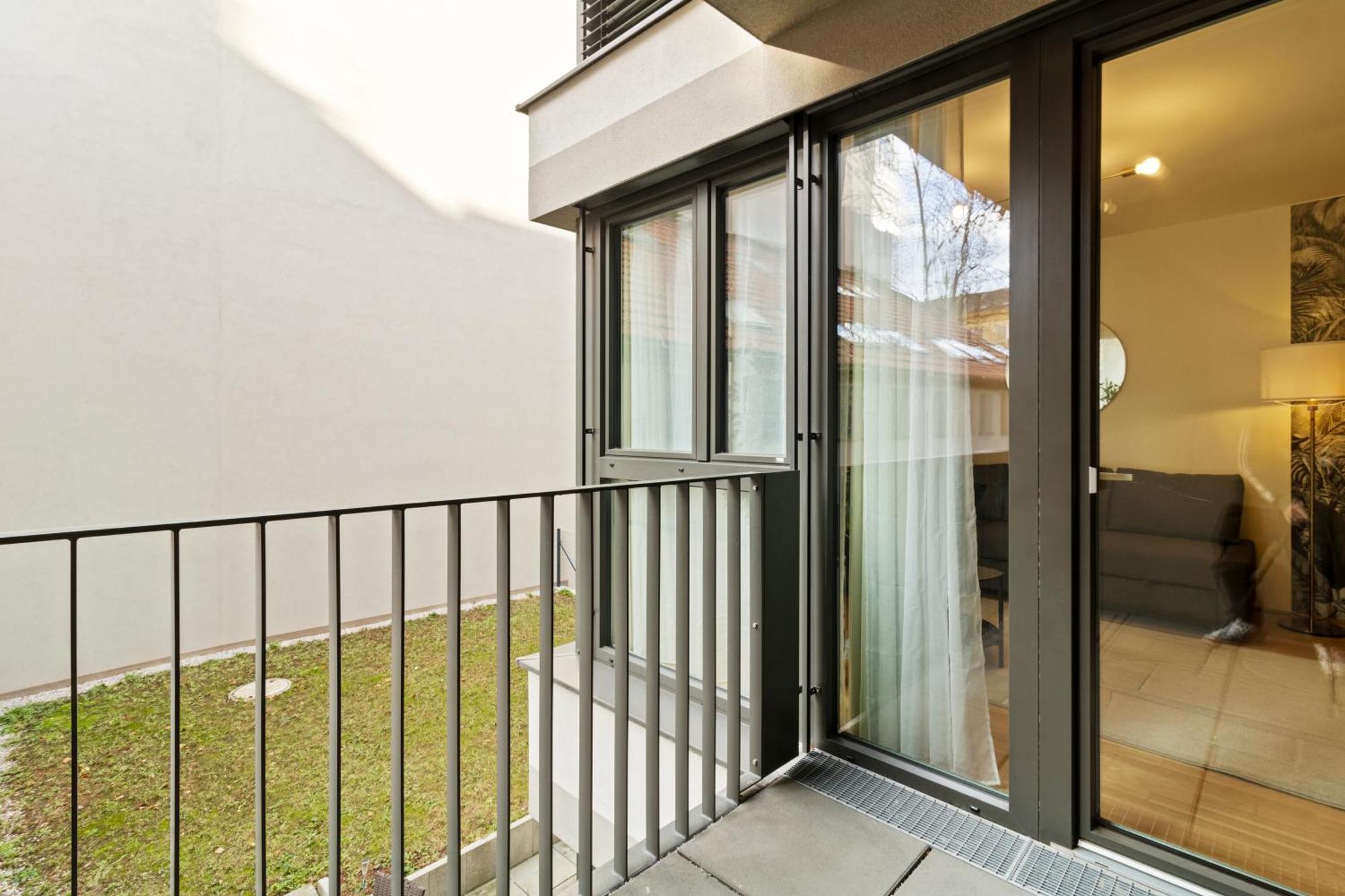 Balcony Apartment I 50 M² I Near City Center فيينا المظهر الخارجي الصورة